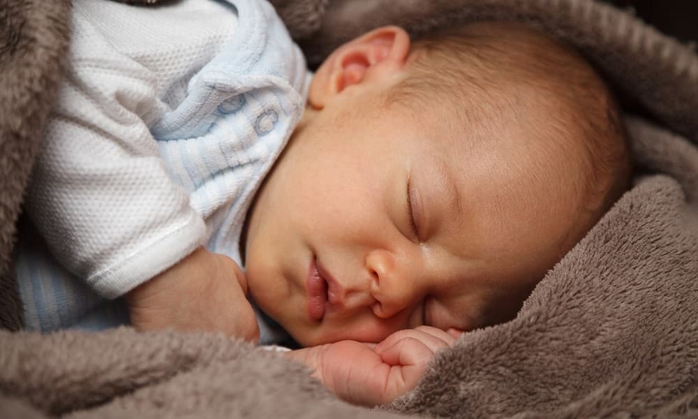 como tapar a un bebe recien nacido para dormir