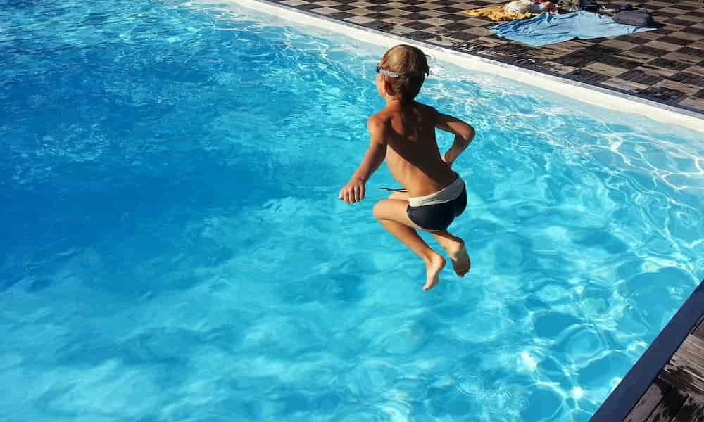 Como bajar el PH de la piscina
