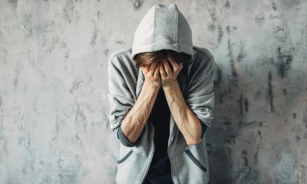 Los adictos no quieren a nadie: desconexión emocional en la adicción