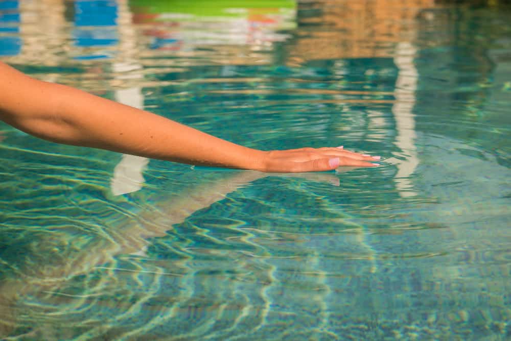 Remedio casero agua turbia piscina